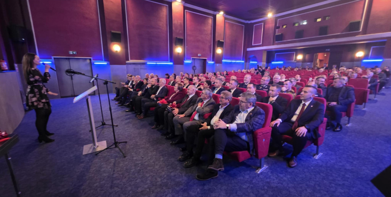 Spotkanie w kinie po wizytacji nowej obwodnicy