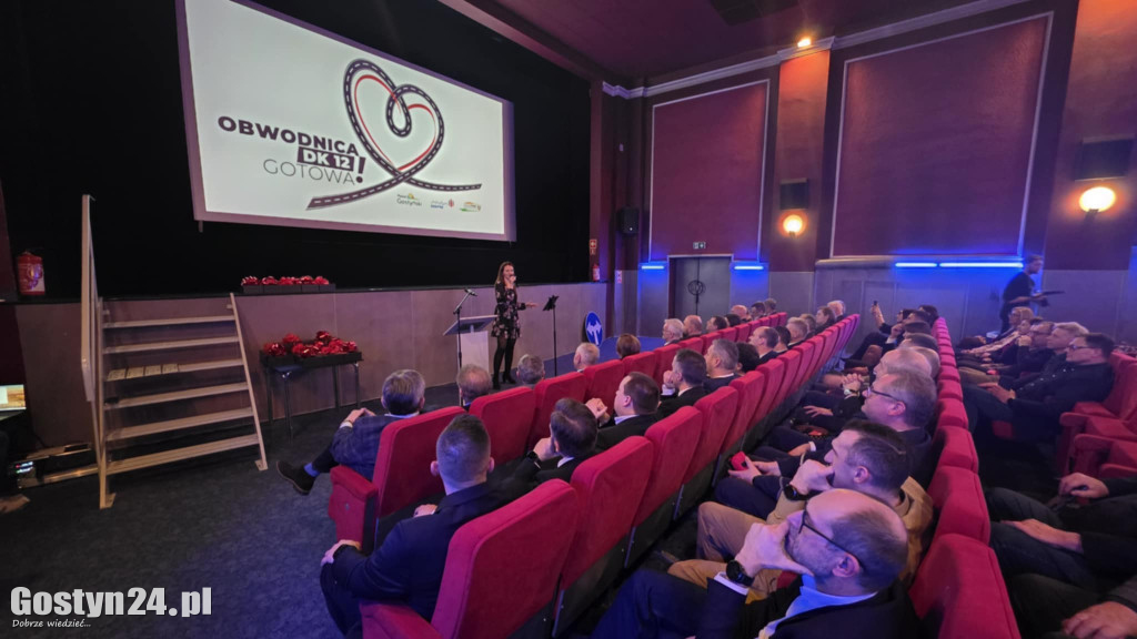 Spotkanie w kinie po wizytacji nowej obwodnicy