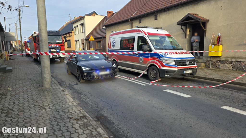 Samochód wjechał w budynek mieszkalny w Pogorzeli