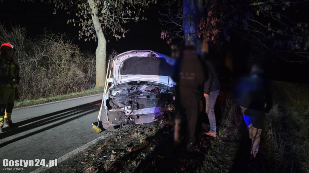 Kolizja na wyjeździe z Piasków w kierunku Grabonoga