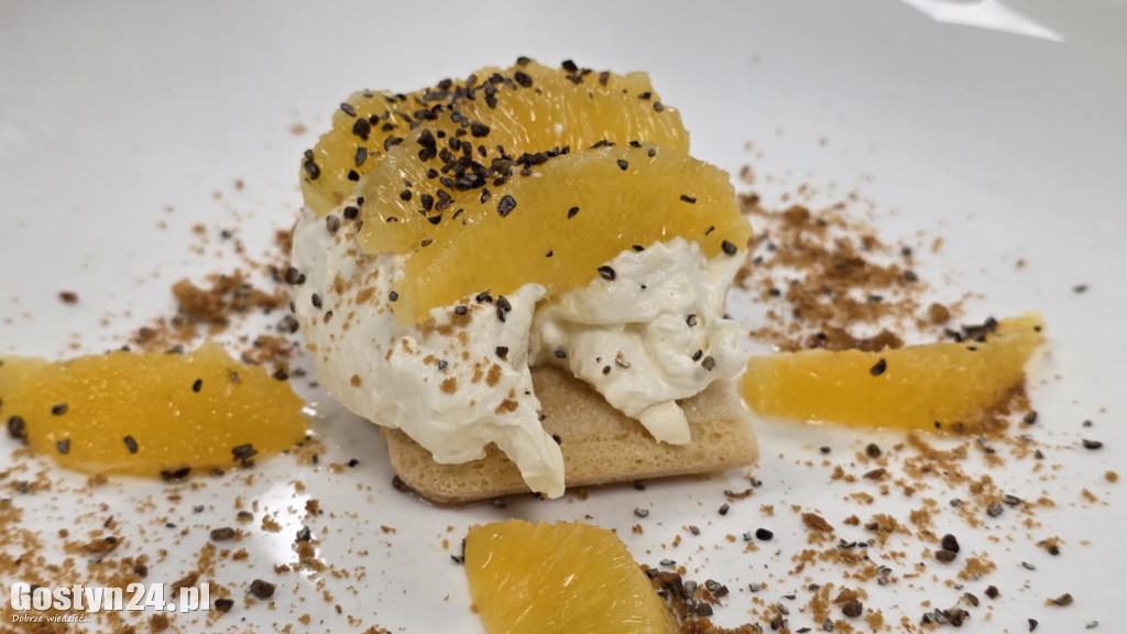 Gotowanie ze znanym kucharzem w ZSOiZ w Krobi