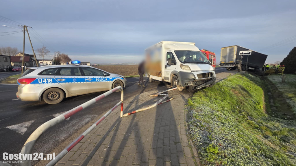 Zderzenie dwóch pojazdów w Żychlewie