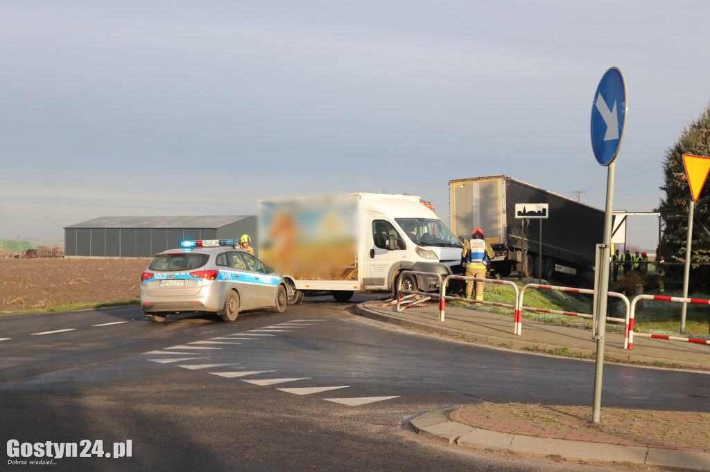 Zderzenie dwóch pojazdów w Żychlewie