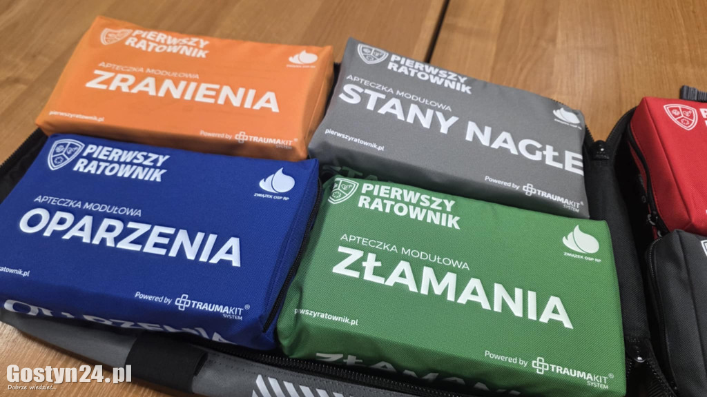 Rozdano plecaki Pierwszy Ratownik w powiecie gostyńskim
