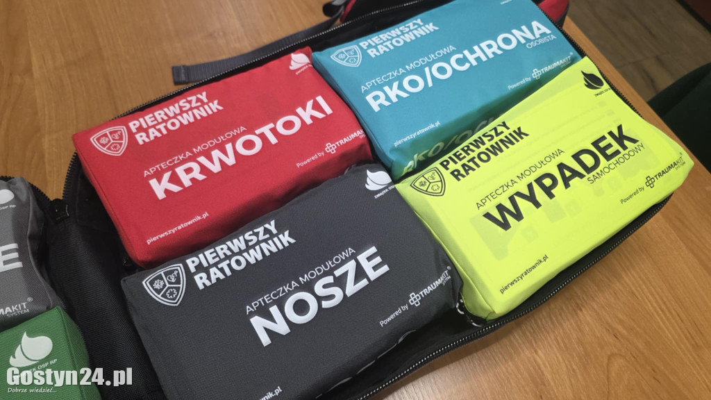 Rozdano plecaki Pierwszy Ratownik w powiecie gostyńskim