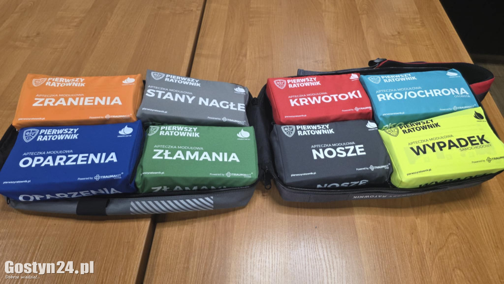 Rozdano plecaki Pierwszy Ratownik w powiecie gostyńskim