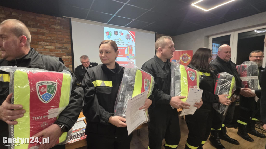 Rozdano plecaki Pierwszy Ratownik w powiecie gostyńskim