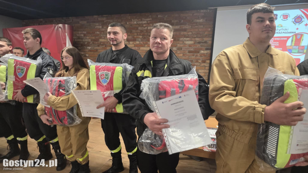 Rozdano plecaki Pierwszy Ratownik w powiecie gostyńskim