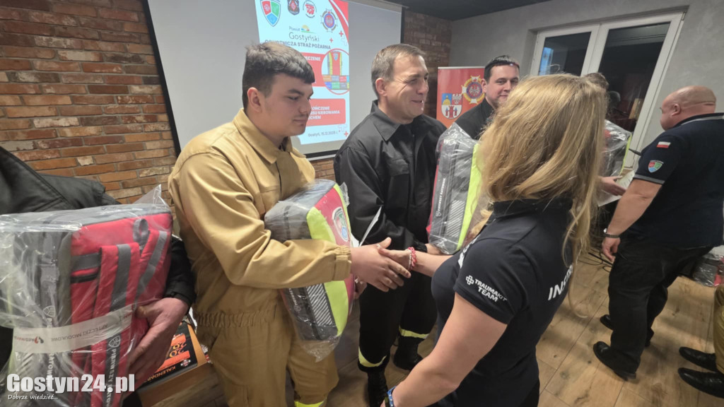 Rozdano plecaki Pierwszy Ratownik w powiecie gostyńskim