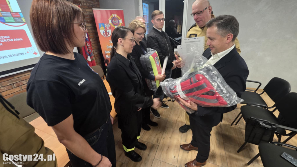 Rozdano plecaki Pierwszy Ratownik w powiecie gostyńskim