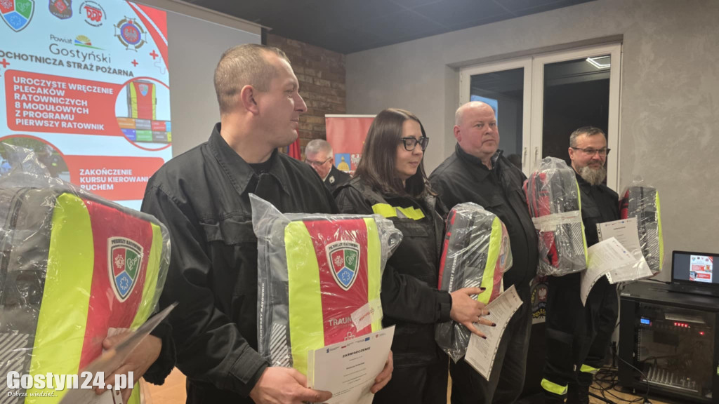 Rozdano plecaki Pierwszy Ratownik w powiecie gostyńskim