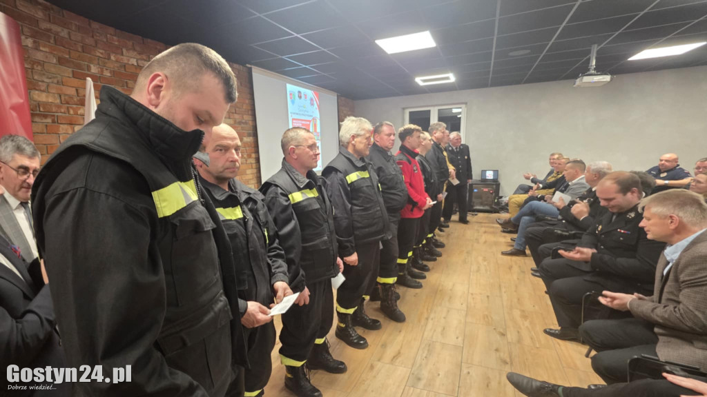 Rozdano plecaki Pierwszy Ratownik w powiecie gostyńskim