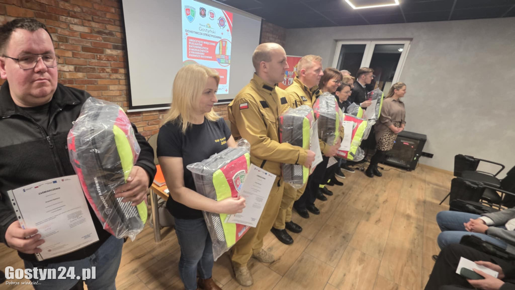 Rozdano plecaki Pierwszy Ratownik w powiecie gostyńskim