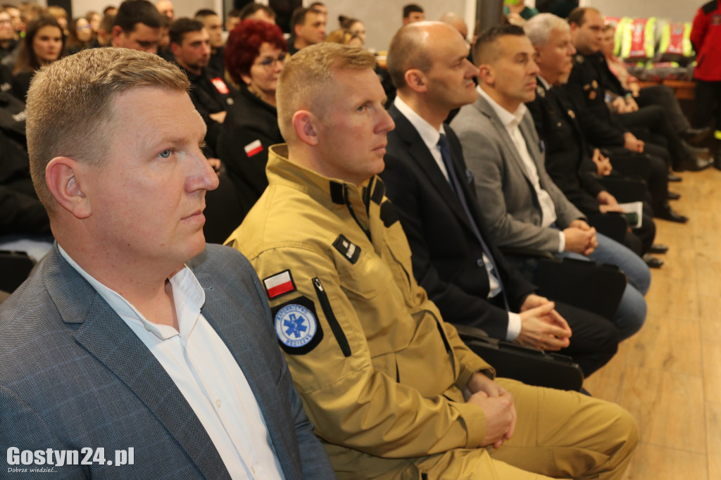 Rozdano plecaki Pierwszy Ratownik w powiecie gostyńskim