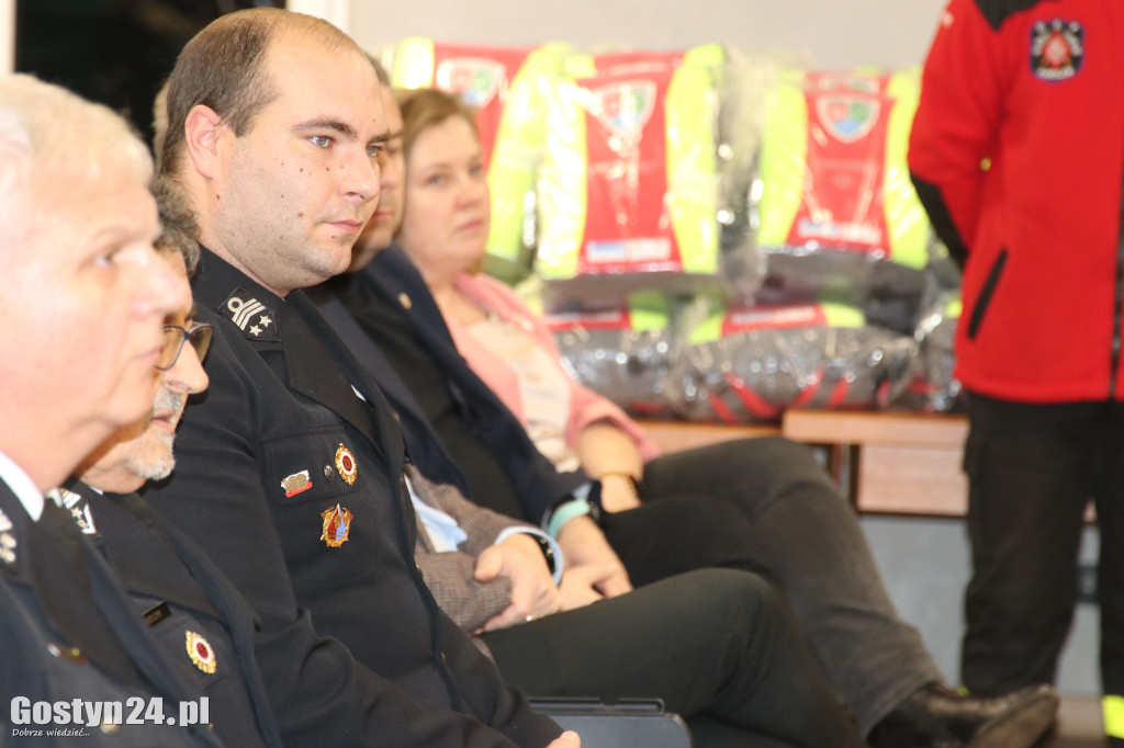 Rozdano plecaki Pierwszy Ratownik w powiecie gostyńskim