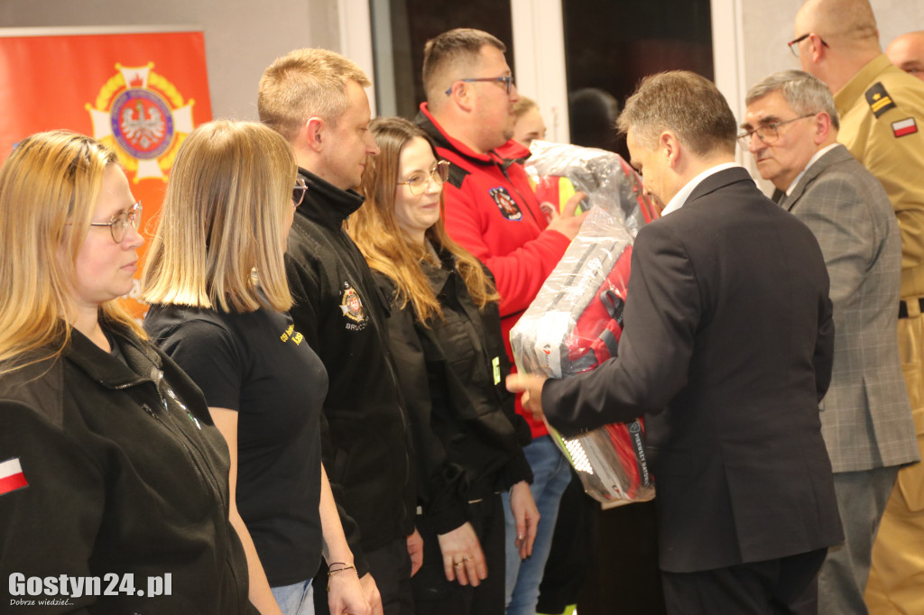 Rozdano plecaki Pierwszy Ratownik w powiecie gostyńskim