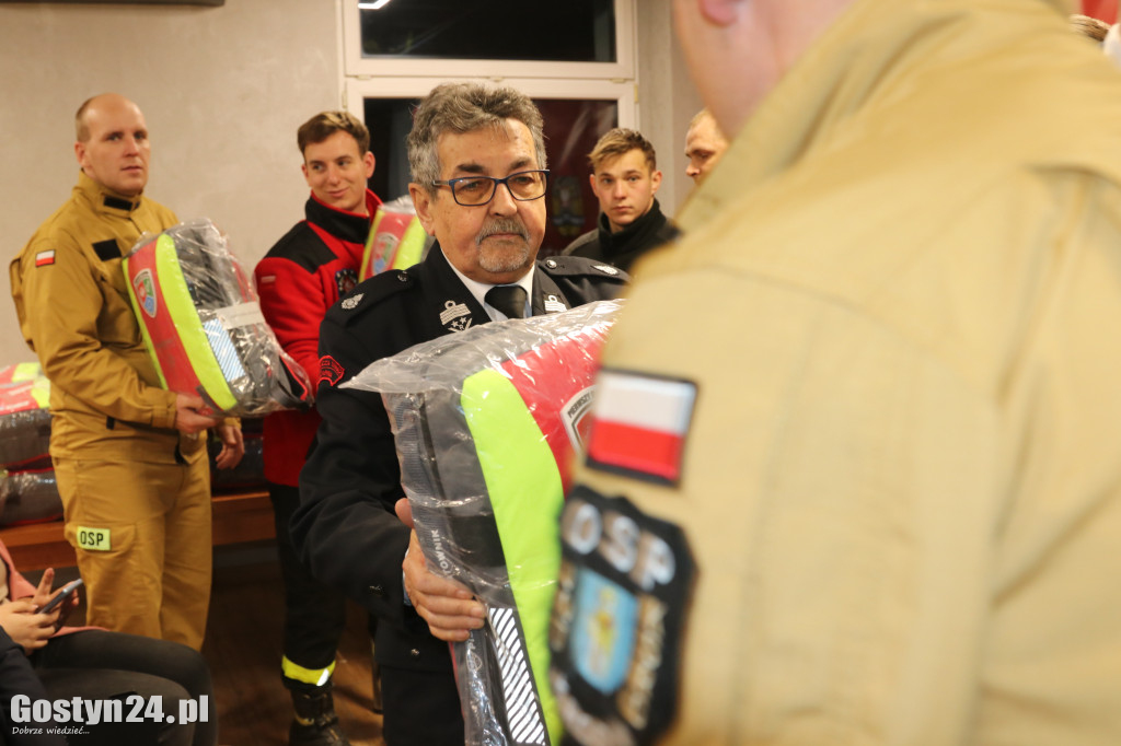 Rozdano plecaki Pierwszy Ratownik w powiecie gostyńskim
