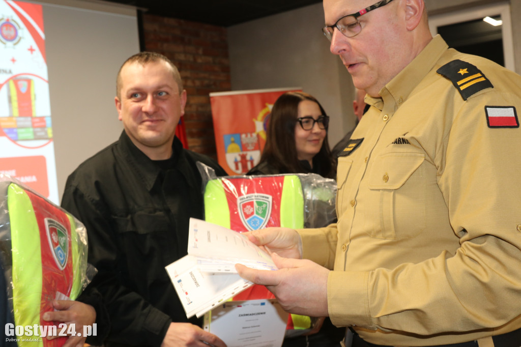 Rozdano plecaki Pierwszy Ratownik w powiecie gostyńskim