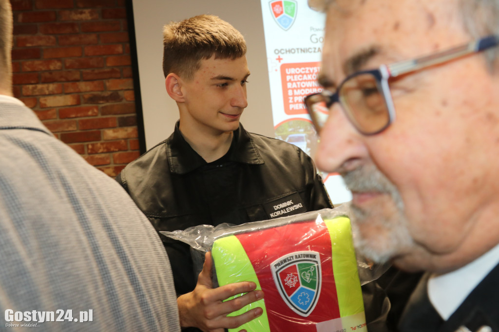 Rozdano plecaki Pierwszy Ratownik w powiecie gostyńskim