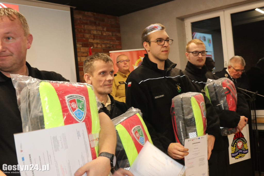 Rozdano plecaki Pierwszy Ratownik w powiecie gostyńskim