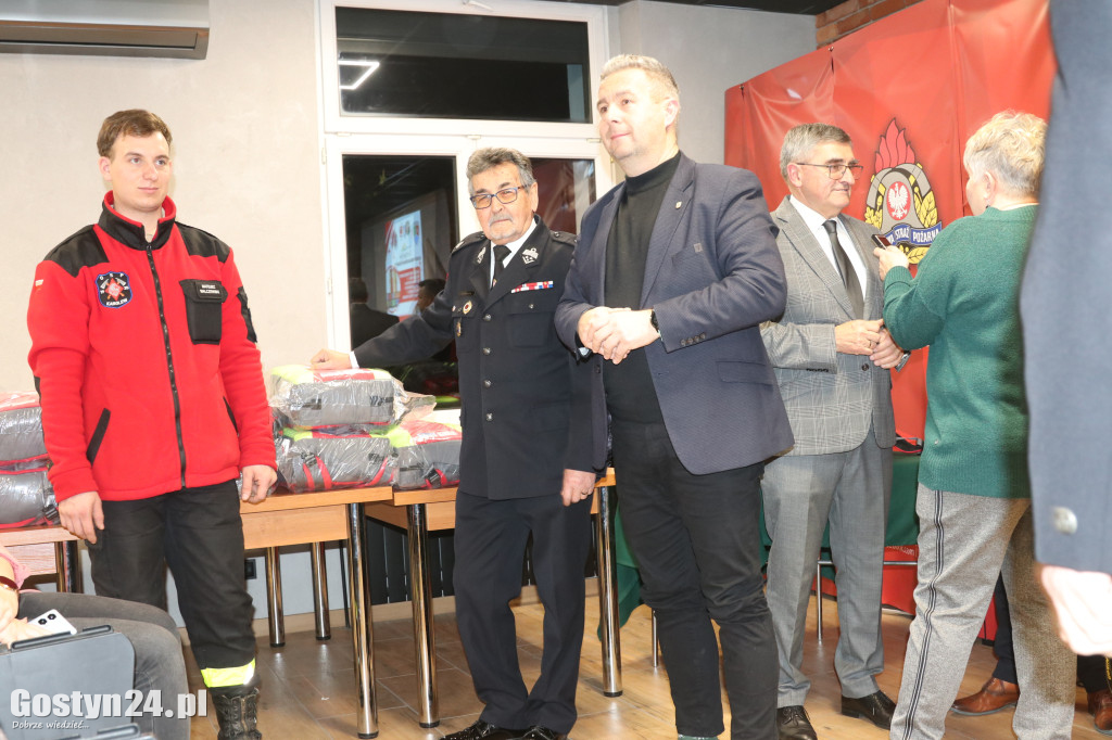 Rozdano plecaki Pierwszy Ratownik w powiecie gostyńskim