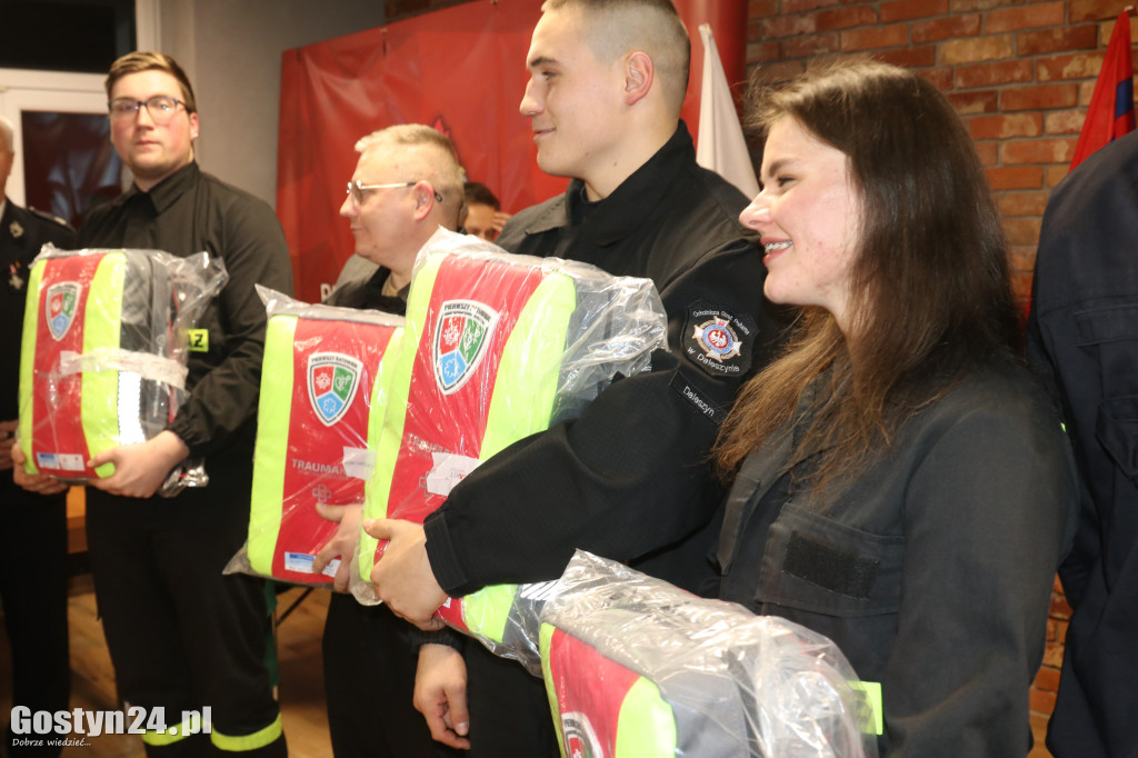 Rozdano plecaki Pierwszy Ratownik w powiecie gostyńskim