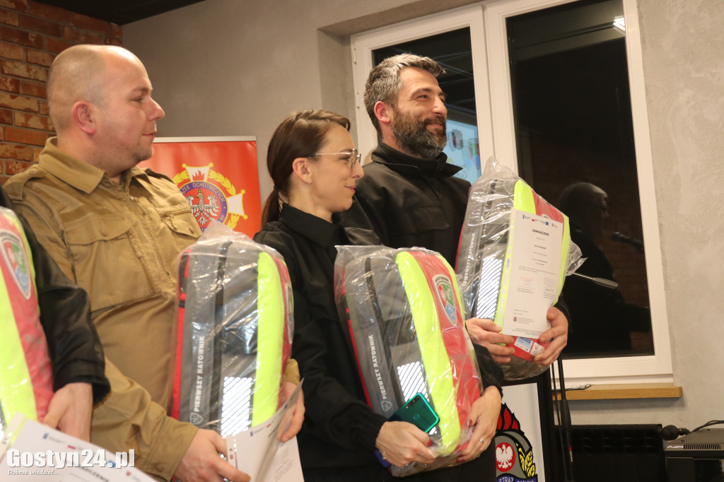 Rozdano plecaki Pierwszy Ratownik w powiecie gostyńskim