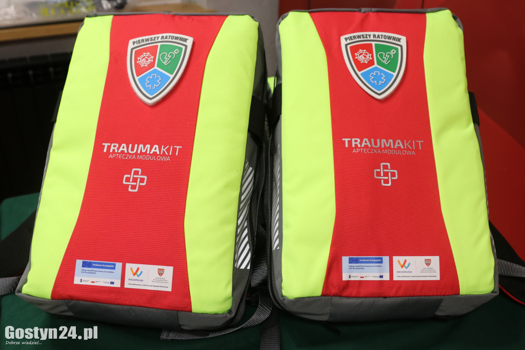 Rozdano plecaki Pierwszy Ratownik w powiecie gostyńskim