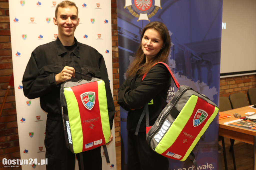 Rozdano plecaki Pierwszy Ratownik w powiecie gostyńskim