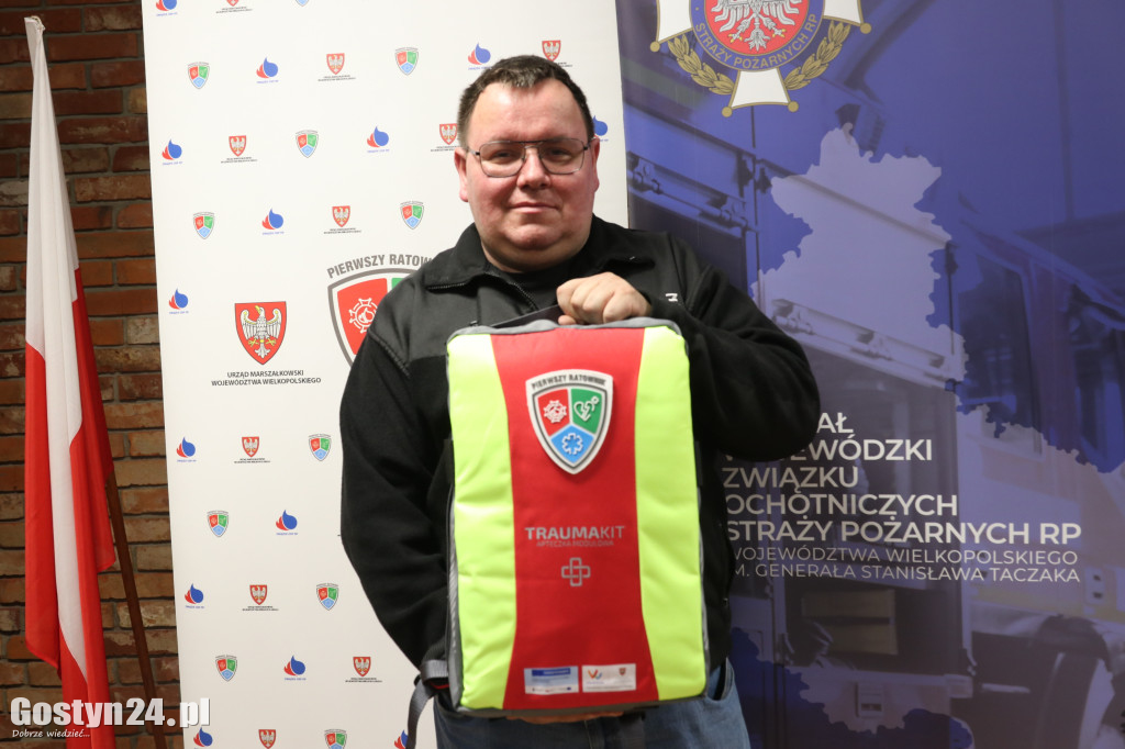 Rozdano plecaki Pierwszy Ratownik w powiecie gostyńskim