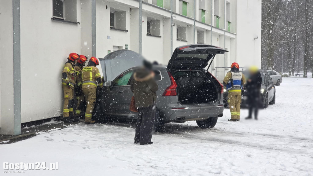 Samochód wjechał w budynek Podleśnej w Gostyniu