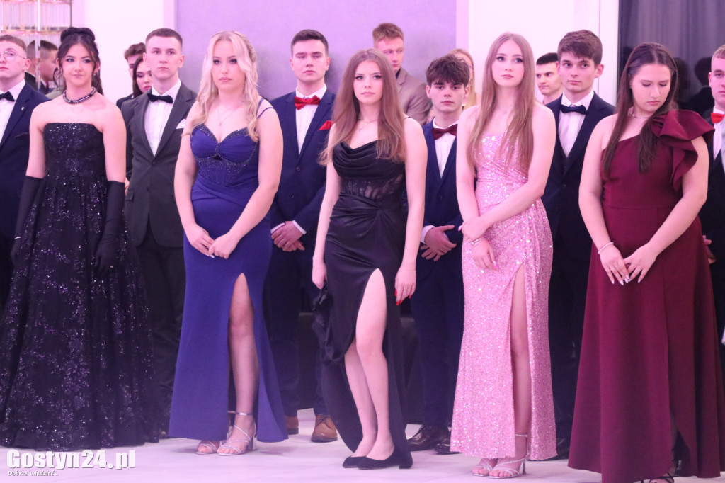 Studniówka maturzystów ZSR w Grabonogu