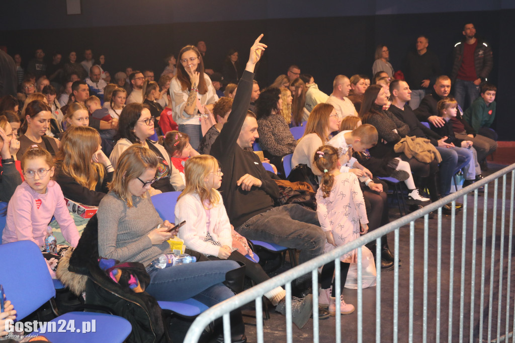 Gostyński Finał WOŚP w GOK Hutnik i licytacja serduszka