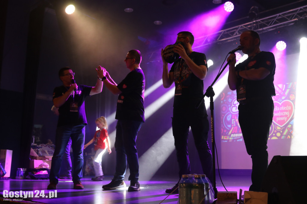 Gostyński Finał WOŚP w GOK Hutnik i licytacja serduszka