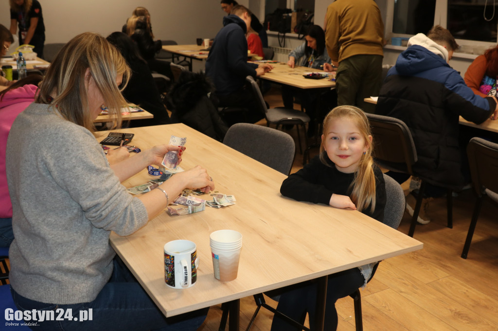 Gostyński Finał WOŚP w GOK Hutnik i licytacja serduszka