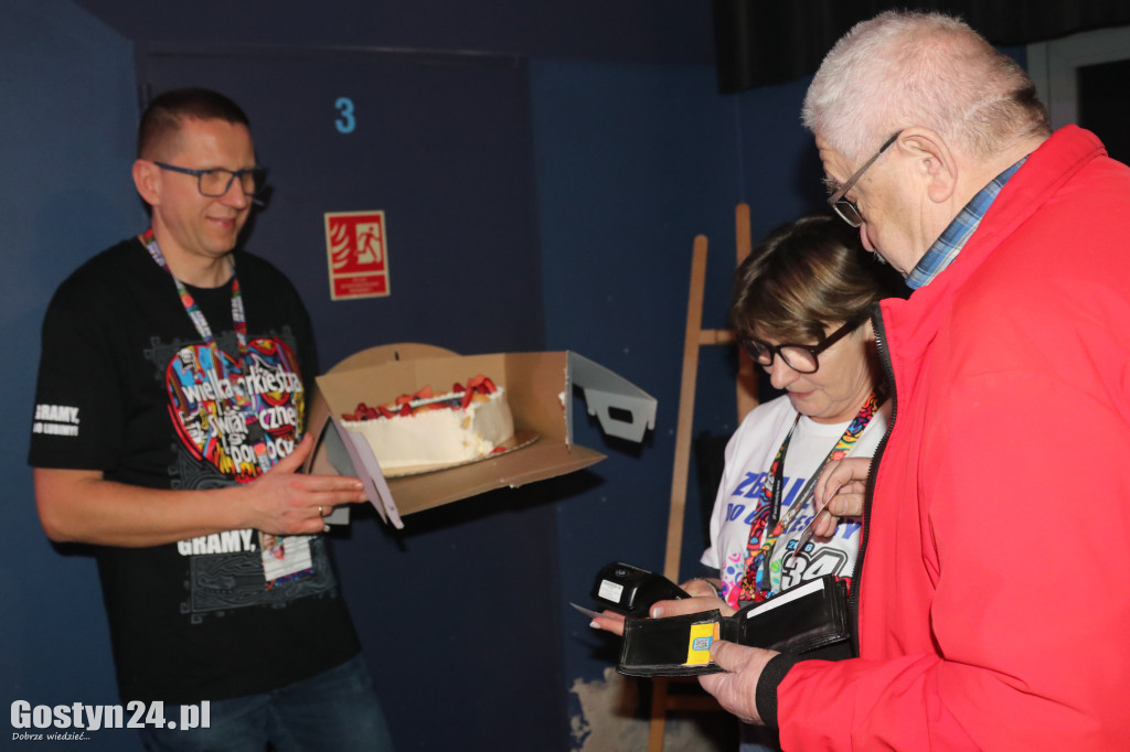 Gostyński Finał WOŚP w GOK Hutnik i licytacja serduszka