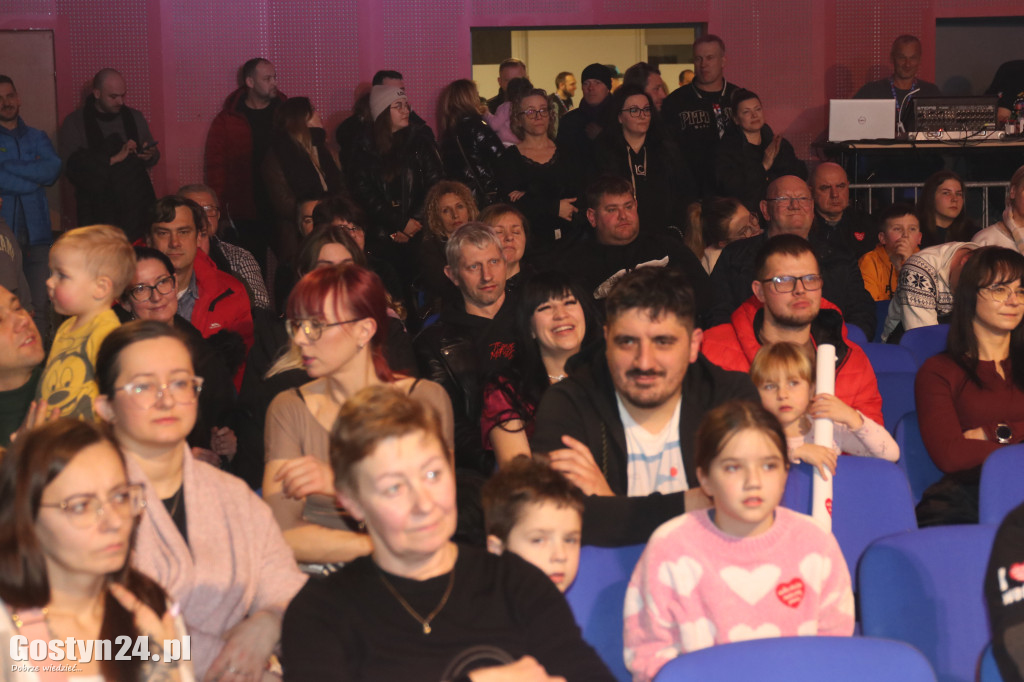 Gostyński Finał WOŚP w GOK Hutnik i licytacja serduszka