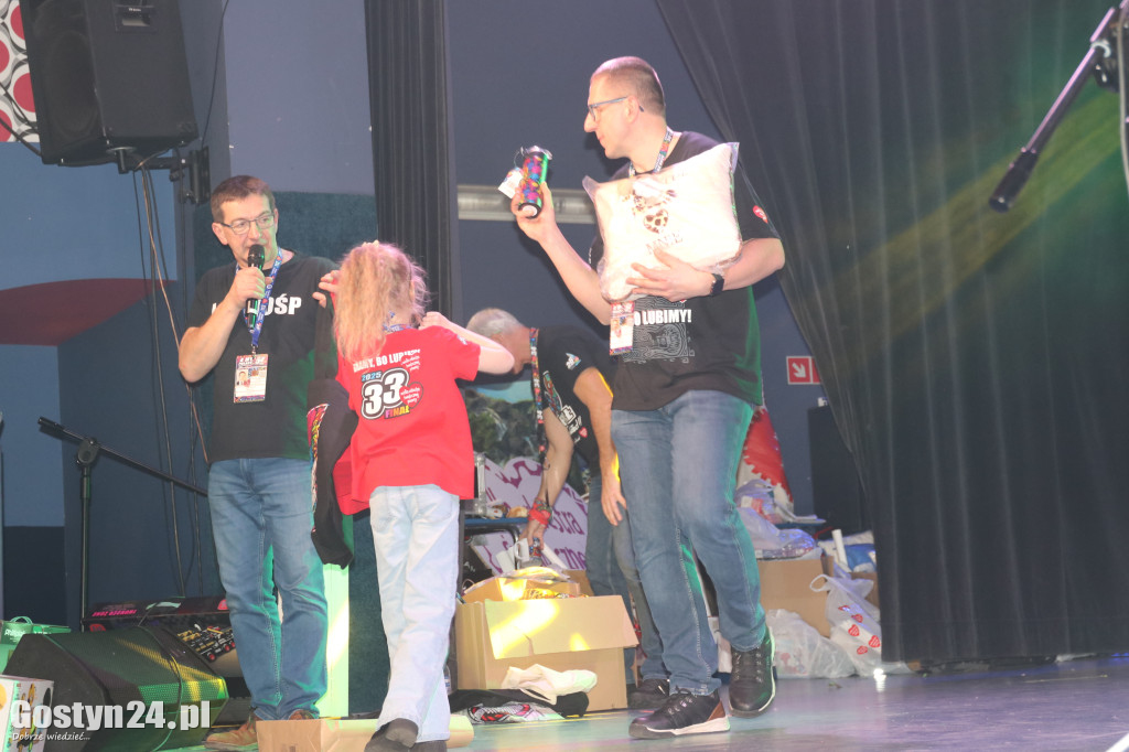 Gostyński Finał WOŚP w GOK Hutnik i licytacja serduszka