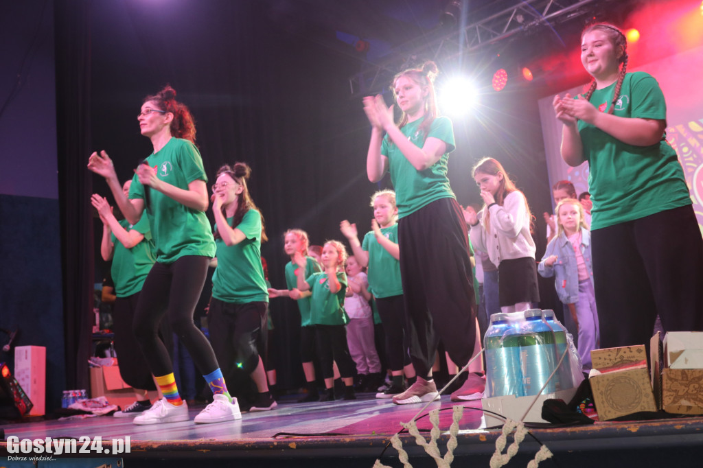 Gostyński Finał WOŚP w GOK Hutnik i licytacja serduszka