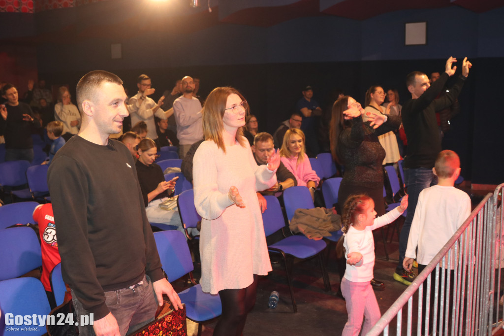 Gostyński Finał WOŚP w GOK Hutnik i licytacja serduszka