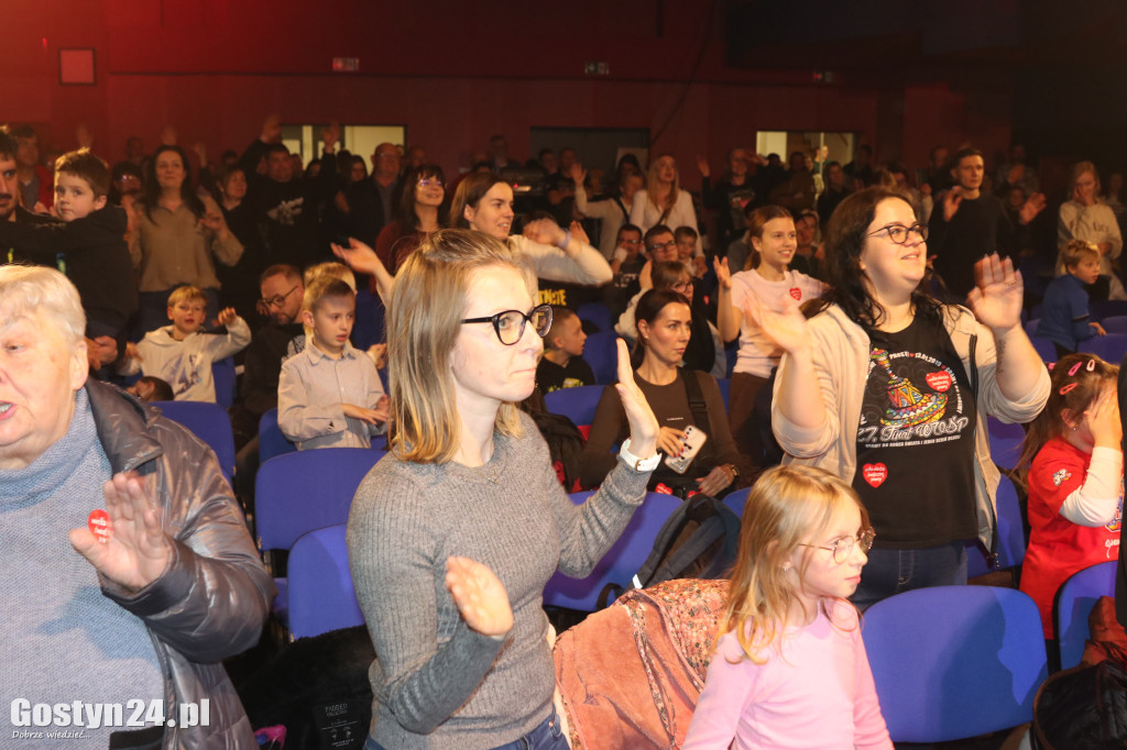 Gostyński Finał WOŚP w GOK Hutnik i licytacja serduszka