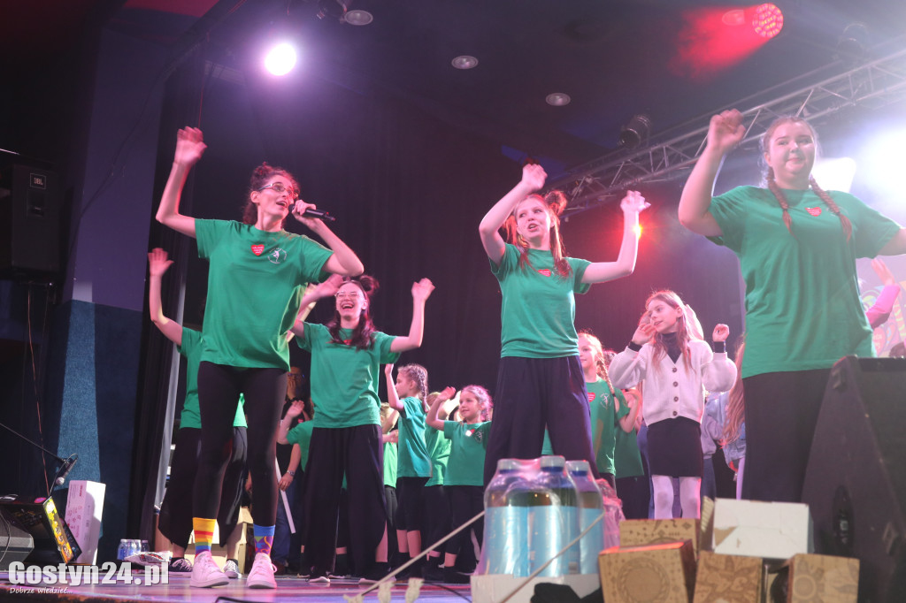 Gostyński Finał WOŚP w GOK Hutnik i licytacja serduszka