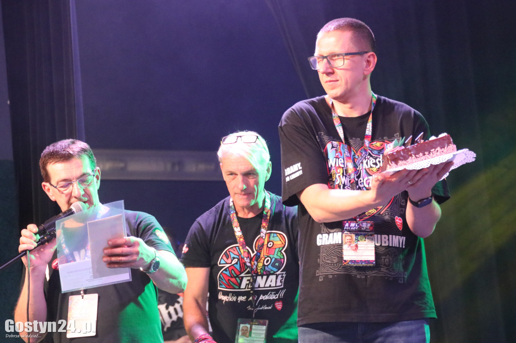 Gostyński Finał WOŚP w GOK Hutnik i licytacja serduszka