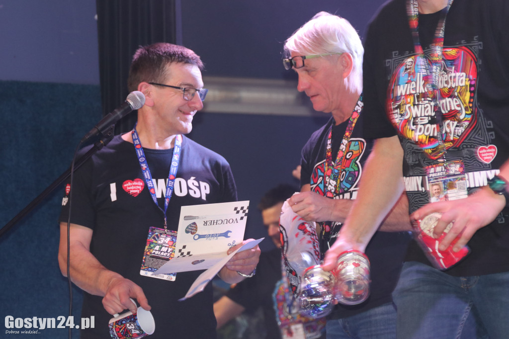 Gostyński Finał WOŚP w GOK Hutnik i licytacja serduszka