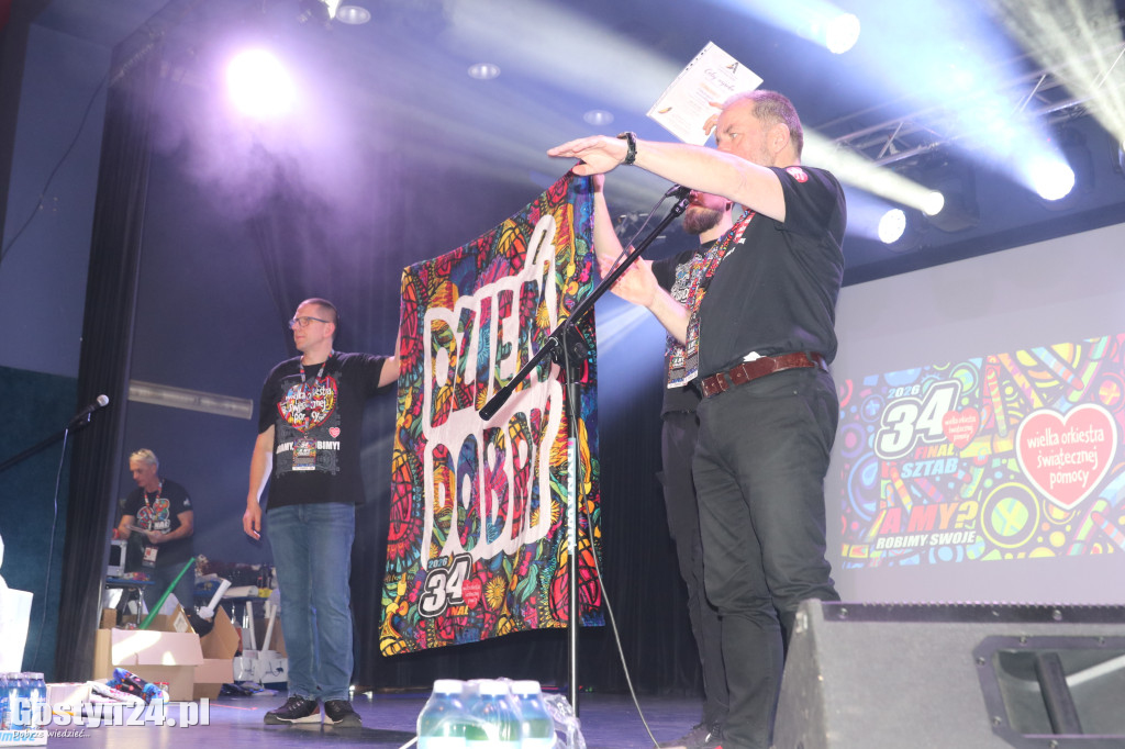 Gostyński Finał WOŚP w GOK Hutnik i licytacja serduszka