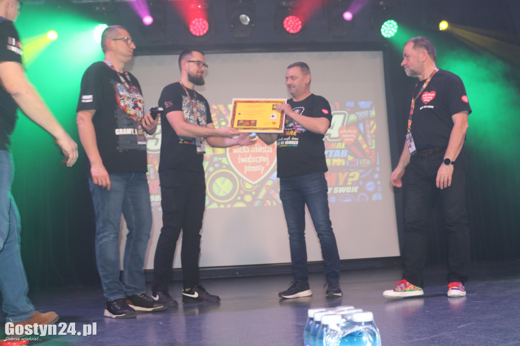 Gostyński Finał WOŚP w GOK Hutnik i licytacja serduszka