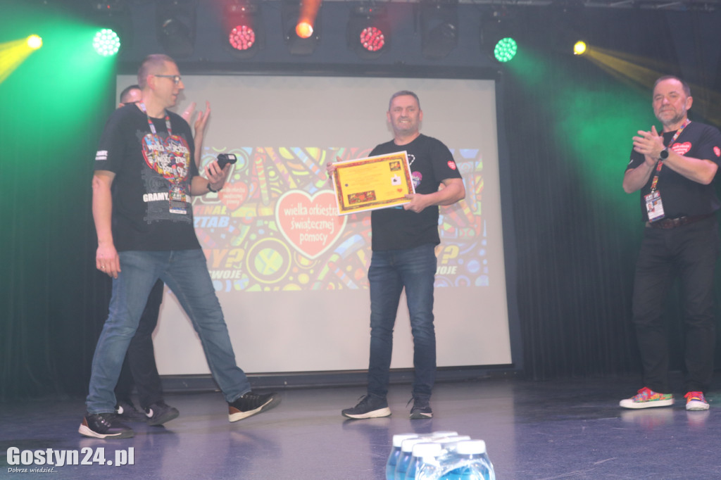 Gostyński Finał WOŚP w GOK Hutnik i licytacja serduszka