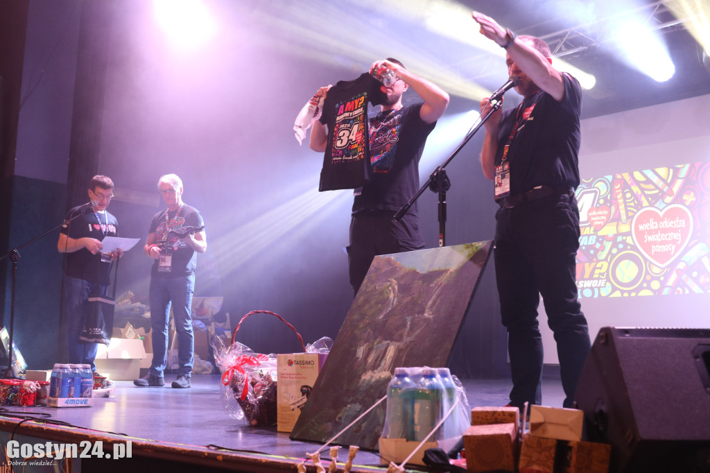 Gostyński Finał WOŚP w GOK Hutnik i licytacja serduszka