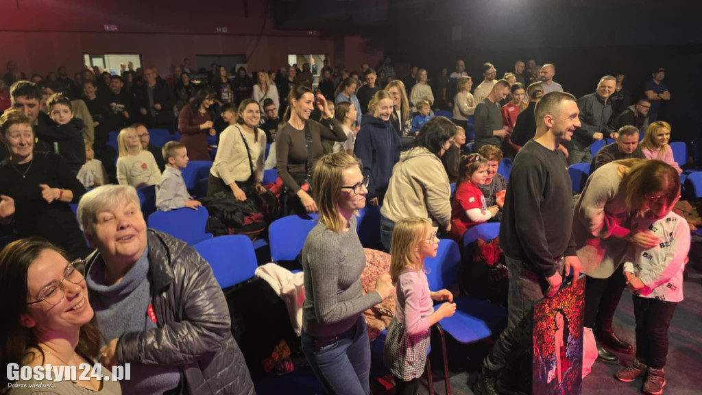 Gostyński Finał WOŚP w GOK Hutnik i licytacja serduszka