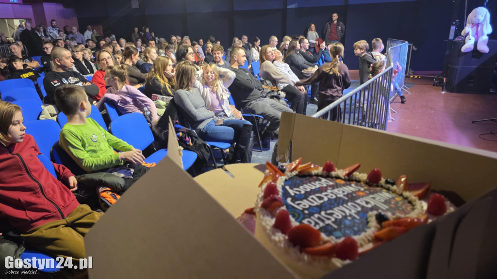Gostyński Finał WOŚP w GOK Hutnik i licytacja serduszka